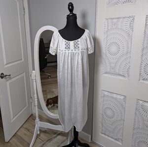 Vintage 80's White Lace Detail Nightgown Size Large